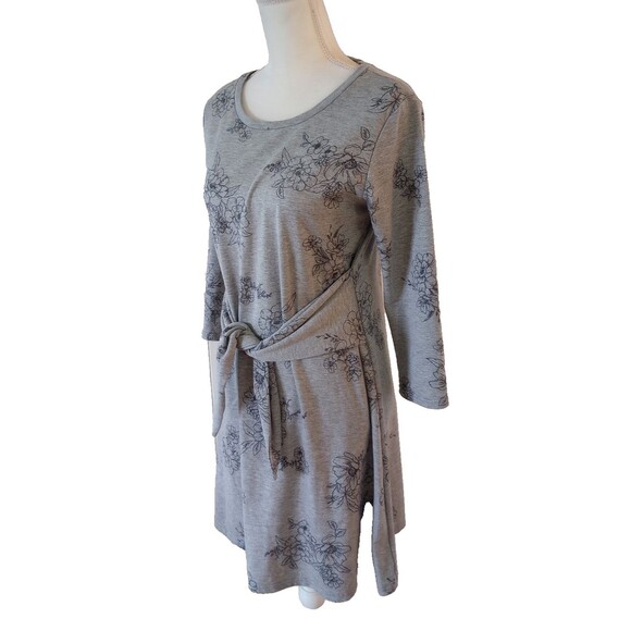 Olive + Oak Tie Waist Knit Dress Gray Black Floral Petite Medium Casual Cozy - Picture 4 of 7